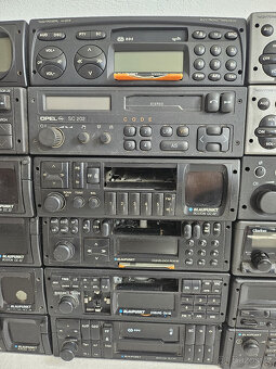 31 ks - STARÁ AUTORÁDIA - OLDTIMER - BLAUPUNKT - SBÍRKA - 3