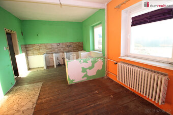 Zemědělská usedlost se dvěma rodinnými domy, stodolou, garáž - 3