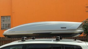 Tyče a Thule střešní box - 3