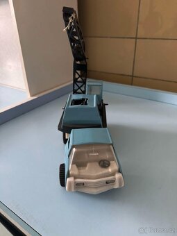 Barča 706 a plechovové auto - 3