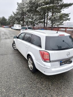 Opel Astra 2011 - 3