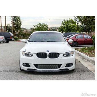 Lipo spoiler pod nárazník na BMW E92 E93 - Černý Lesk - 3