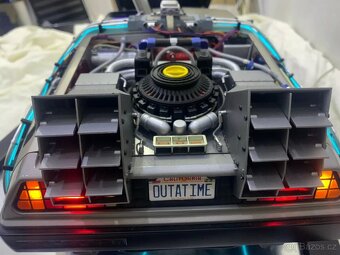 EAGLEMOSS STAVÍ "BACK TO THE FUTURE DELOREAN" - 3