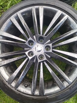 ALU Kola- originál Škoda, Superb III,5x112 R 19/ Canopus - 3