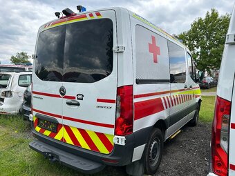 Mercedes-Benz Sprinter 2.0 CDI - Sanitní vozidlo - BOURANÉ - 3