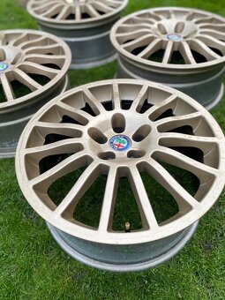 ALU disky 5 x 110 R18 8j et35 - 3