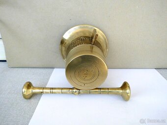 Mosazný hmoždíř vel.č.7 výška 12cm TOP stav - 3