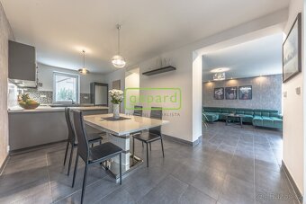 Rodinný dům 5+1, garáž, lodžie, klidné a bezpečné bydlení No - 3