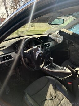 BMW E91 2.0 d (2011) na náhradní díly - 3