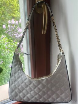 Dámská kabelka pres rameno Guess - 3