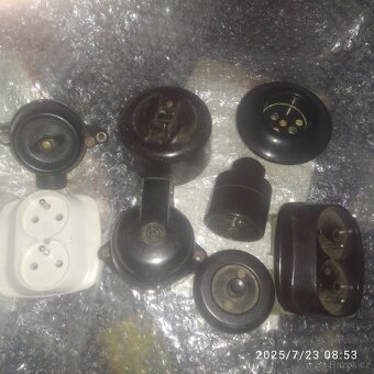 Prodám vypínače otočné a zásuvky bakelitové - 3