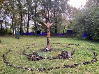 Dřevěný UV totem - 3