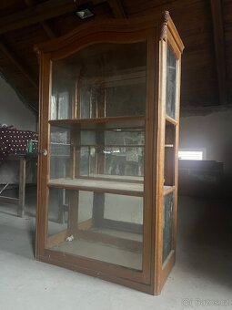 Prosklená starožitná vitrína - 3