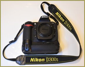 Prodám NIKON D300S s objektivem NIKKOR 18-200 mm a gripem - 3