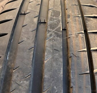 Michelin Pilot Sport 4, 235 45 19, 235/45/19 - 3