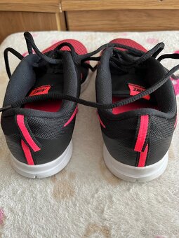 Tenisky zn.Nike č.38 - 3