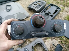 RENAULT SCENIC 2 / DÍLY INTERIERU - 3