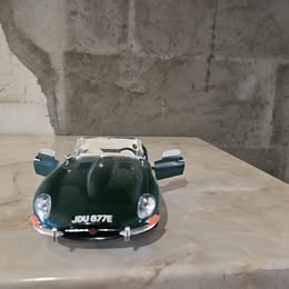 Dekorační model auta Jaguar a Mercedes-benz - 3