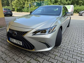 Lexus ES 300h 9/2023 - 3