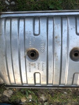 Výfuk tlumiče Audi A8 D3 4,2 - 3