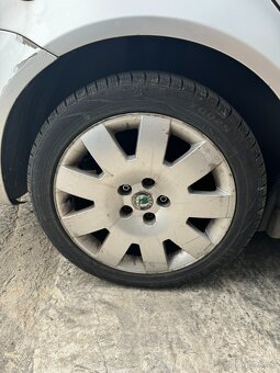 Škoda Superb na Náhradní díly - 3