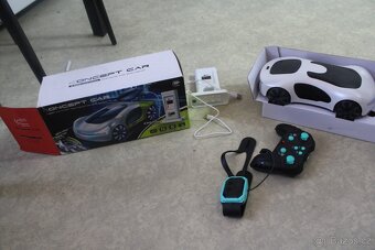 🚗 RC Concept Car 2.4GHz – futuristické auto s kouřovým efek - 3
