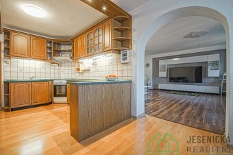 Prodej rodinného domu s obchodním prostorem ve městě Žulová - 3