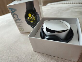 Chytré hodinky Samsung Galaxy Watch Active40mm černé krásné - 3