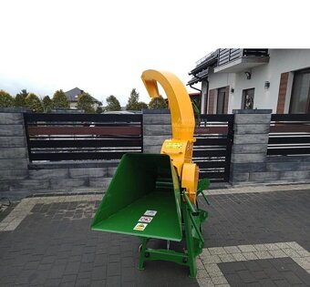 Štěpkovač větví na traktor - 3
