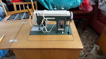 Skříňkový šicí stroj Lucznik - 3