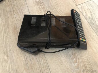 televize Samsung LE32C630K1W + set-top box GoGen - 3