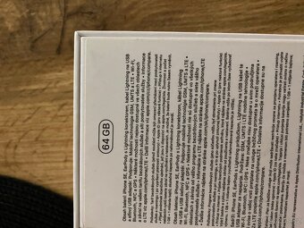 iPhone SE 2020 Black 64GB - 3