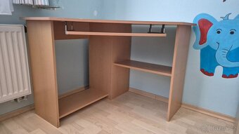 Daruji za odvoz - Rohový stůl pro školáka - 3