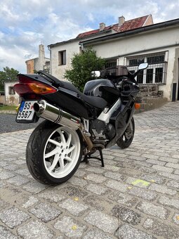 Honda VFR 800 Fi - 3
