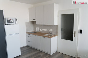 Velmi pěkný byt (obytný atelier) 1+kk, Praha 8-Střížkov - 3