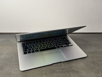 MacBook Air 13" 2017 128GB SSD / i5 / 8GB - DPH - 3