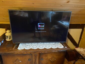 SMART LED televize LG - uh.106 cm - 3