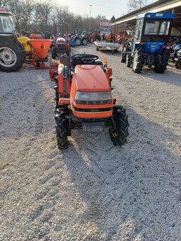 malotraktor Kubota B52 4x4 - 3