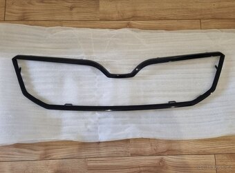 PREDNI MASKA OCTAVIA 3 / 3FL / 4 RAMECEK GRILU MASKY CERNY - 3