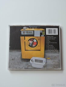 CD Shakira - Laundry Service - 3