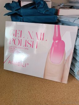 Sada 12 ks laků na nehty pro UV lampy (set 12-7, 10ml) - 3