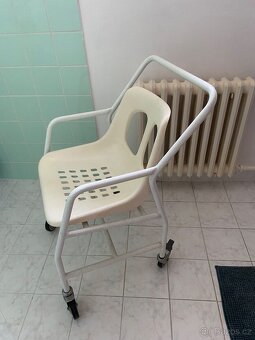 Sprchovací vozík - 3