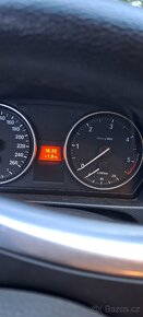 BMW 330 XD, rok 2012, manuál - 3