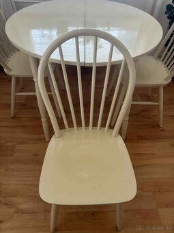 Stůl s židlemi - 3