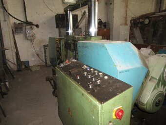 Pásová pila na kov Behringer - 3