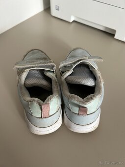 Prodam detske boty, vhodne do pisku, velikost 28 - 3