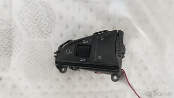 Multifunkční tlačítka volantu Škoda - 3