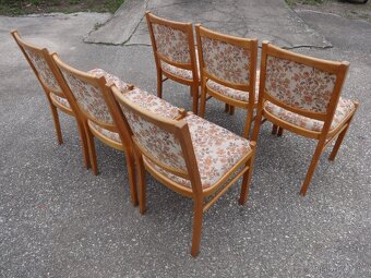 Dřevěná čalouněná židle.TON - 3