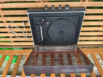 Gramofon Tesla NZCZ 040 - 3