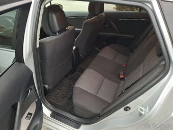 Toyota avensis 2.2 110kw - 3